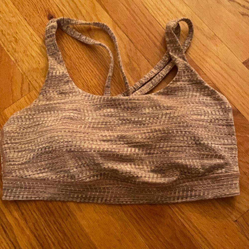 Lululemon sports bra. Worn once. In very good condition. Size 8